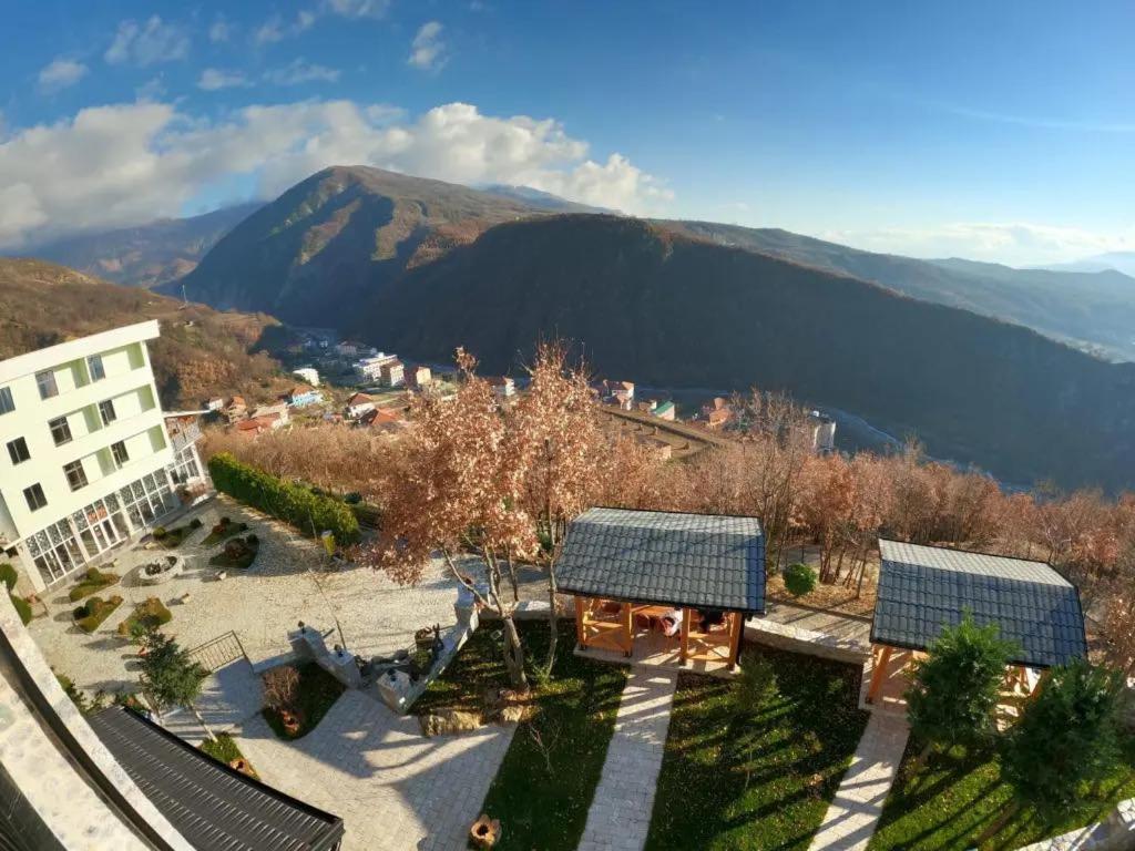 Bujtina Vrenezi Hotel Peshkopi Exterior photo
