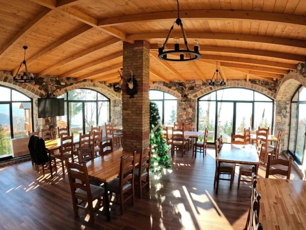 Bujtina Vrenezi Hotel Peshkopi Exterior photo